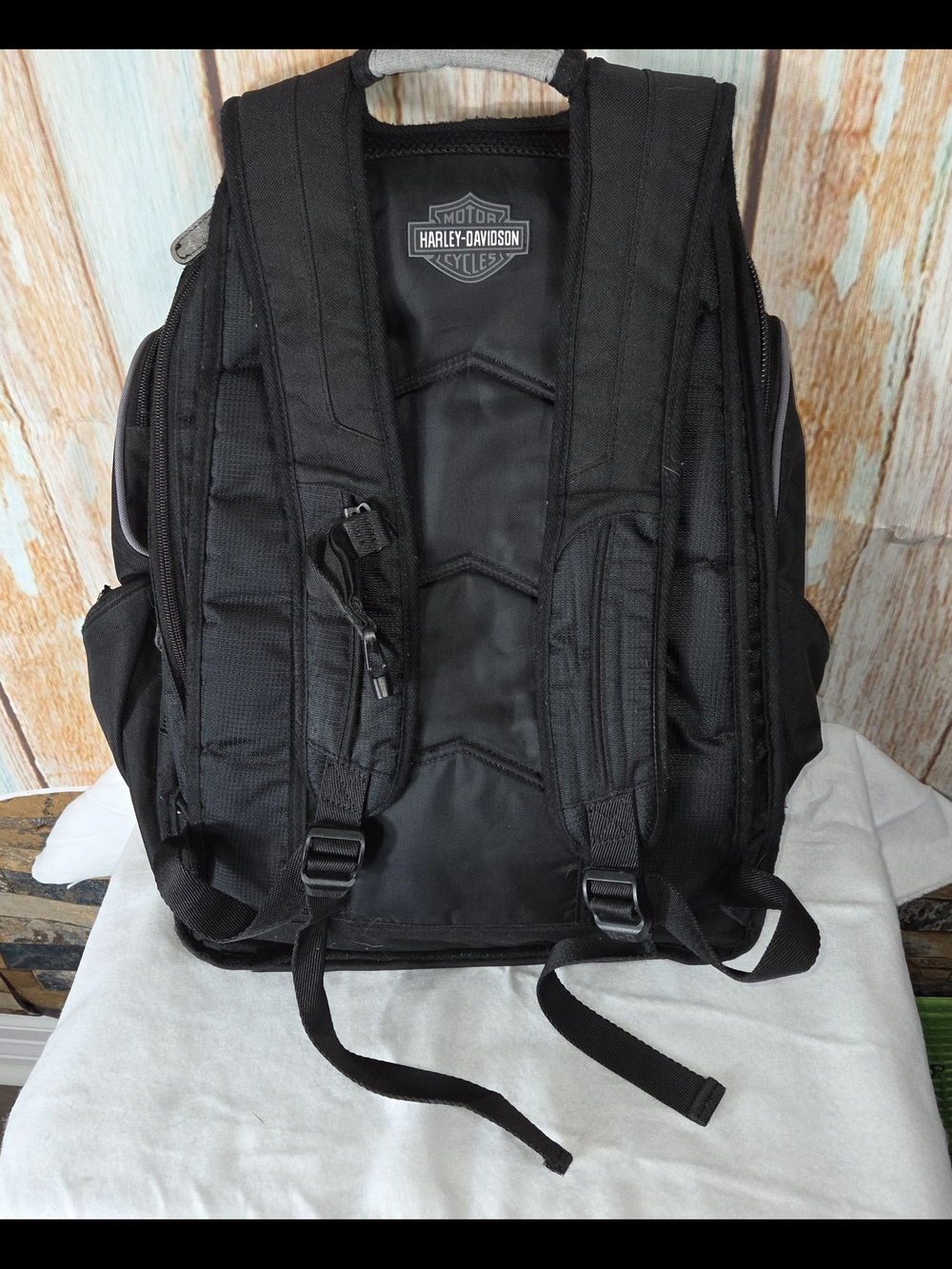 Harley-Davidson Black Willie G Skull Men's Motorcycle Backpack. Model BP1924S - Picture 4 of 5
